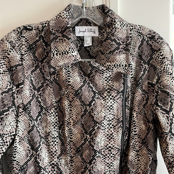 JOSEPH RIBKOFF light weight 3/4 inch sleeve jacket-Size 10 - Picture 5 of 12